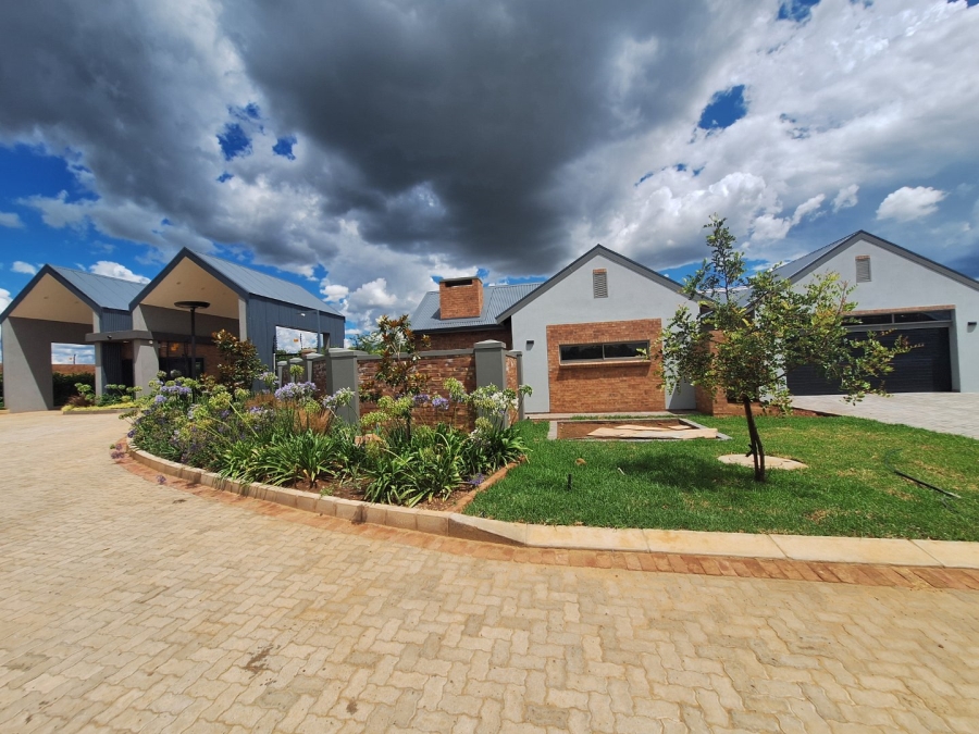 Commercial Property for Sale in Vyfhoek A H North West